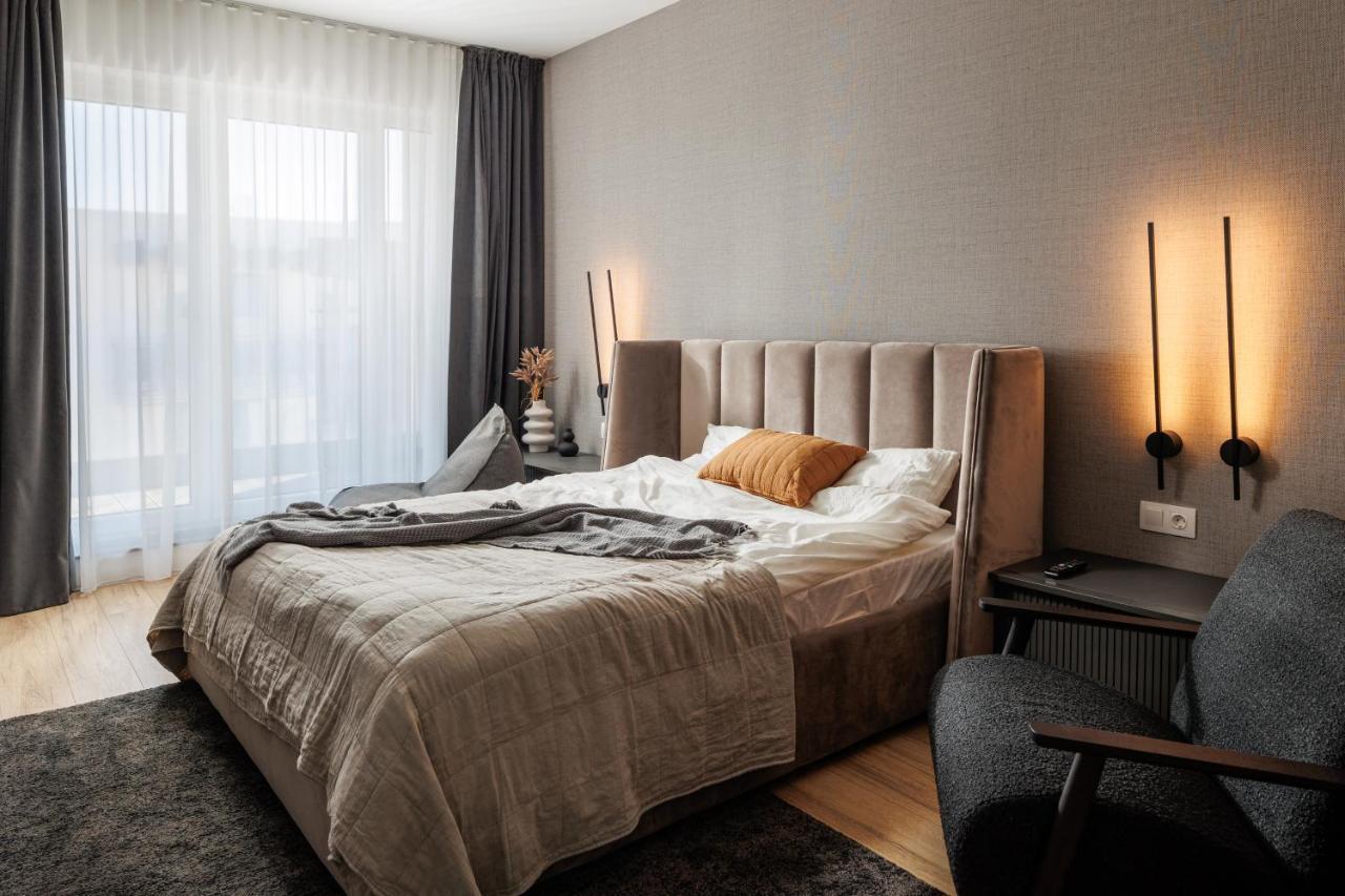 Mandala Designer Apartments With Free Private Parking, Near Mall Coresi 布拉索夫 外观 照片