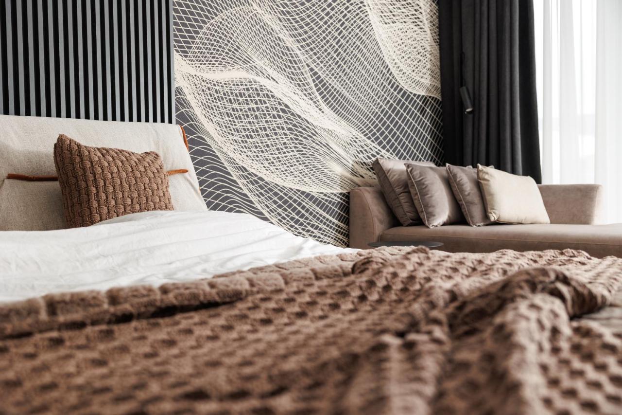 Mandala Designer Apartments With Free Private Parking, Near Mall Coresi 布拉索夫 外观 照片