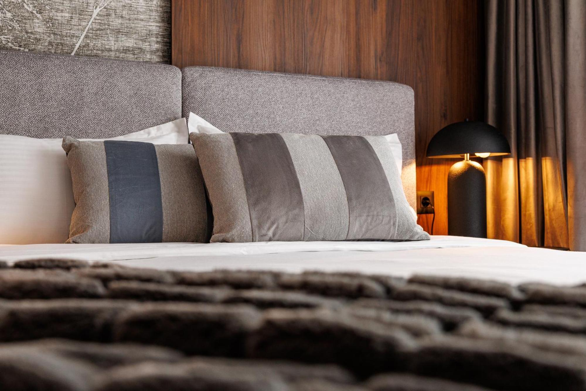 Mandala Designer Apartments With Free Private Parking, Near Mall Coresi 布拉索夫 外观 照片